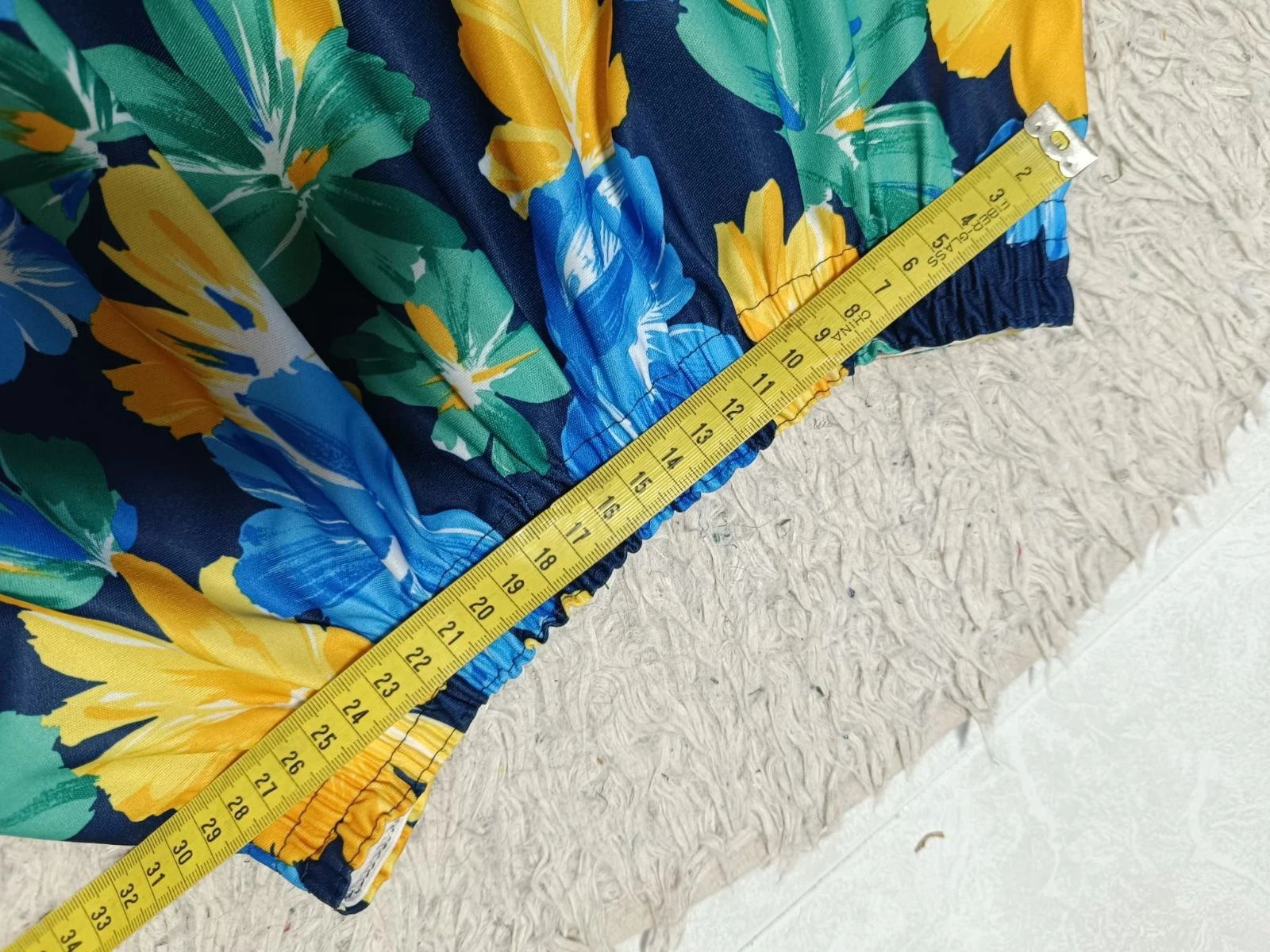 Falda midi retro flores amarillo y azul. Jupe midi fleurie bleu et jaune – photo 9